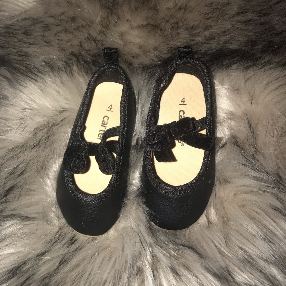 Carter’s size 4 ballet flats 🖤 Worn twice